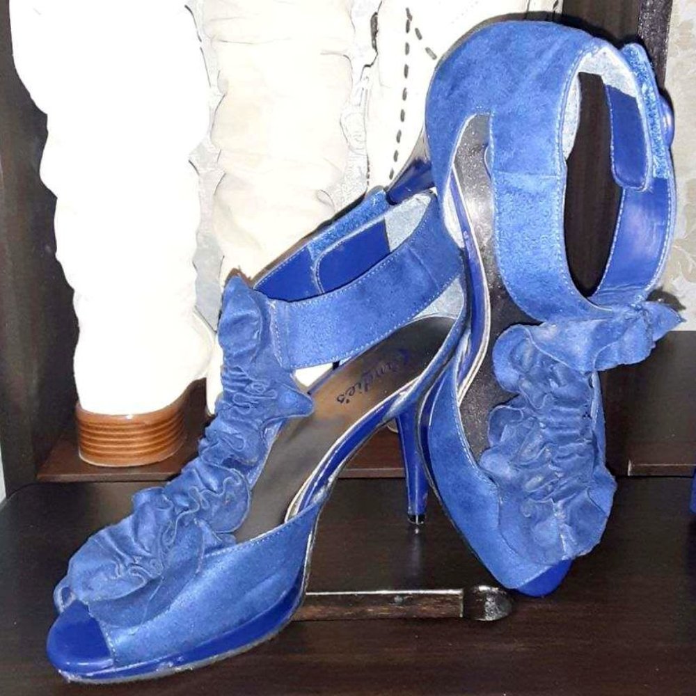 Candie's ruffle 4"  Blue dressy platform sandal